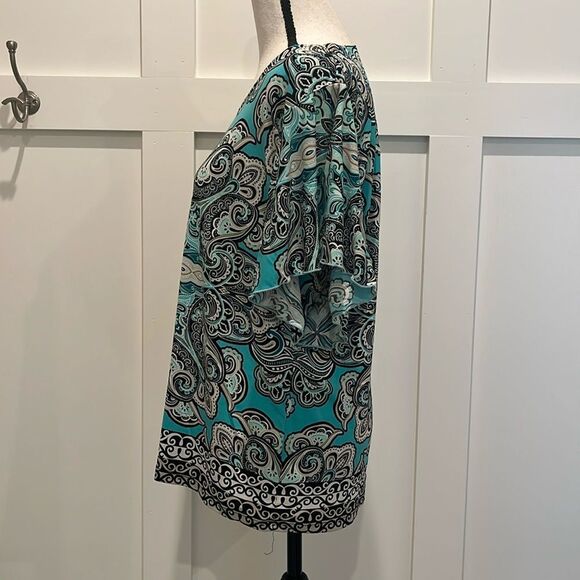 JM Collection Petites SS Patterned Top-FREE w/Bundle Purchase - Picture 3 of 8
